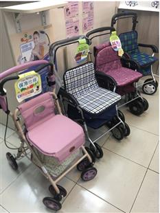 帶輪型助步車門市展示區